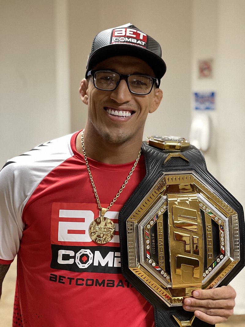 Charles_Oliveira_do_Bronxs